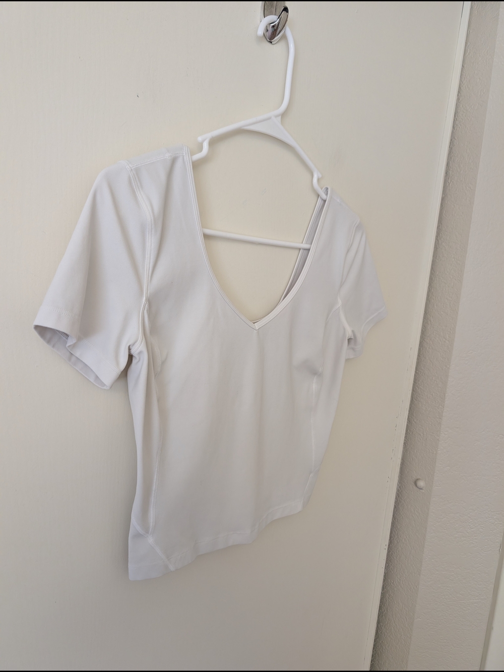 lululemon athletica Womens 6 White Align T-shirt Activewear Athleisure Workout - Picture 2 of 4